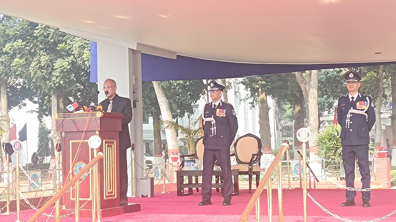 পুলিশ কোনো রাজনৈতিক দলের রক্ষক নয়: স্বরাষ্ট্র উপদেষ্টা